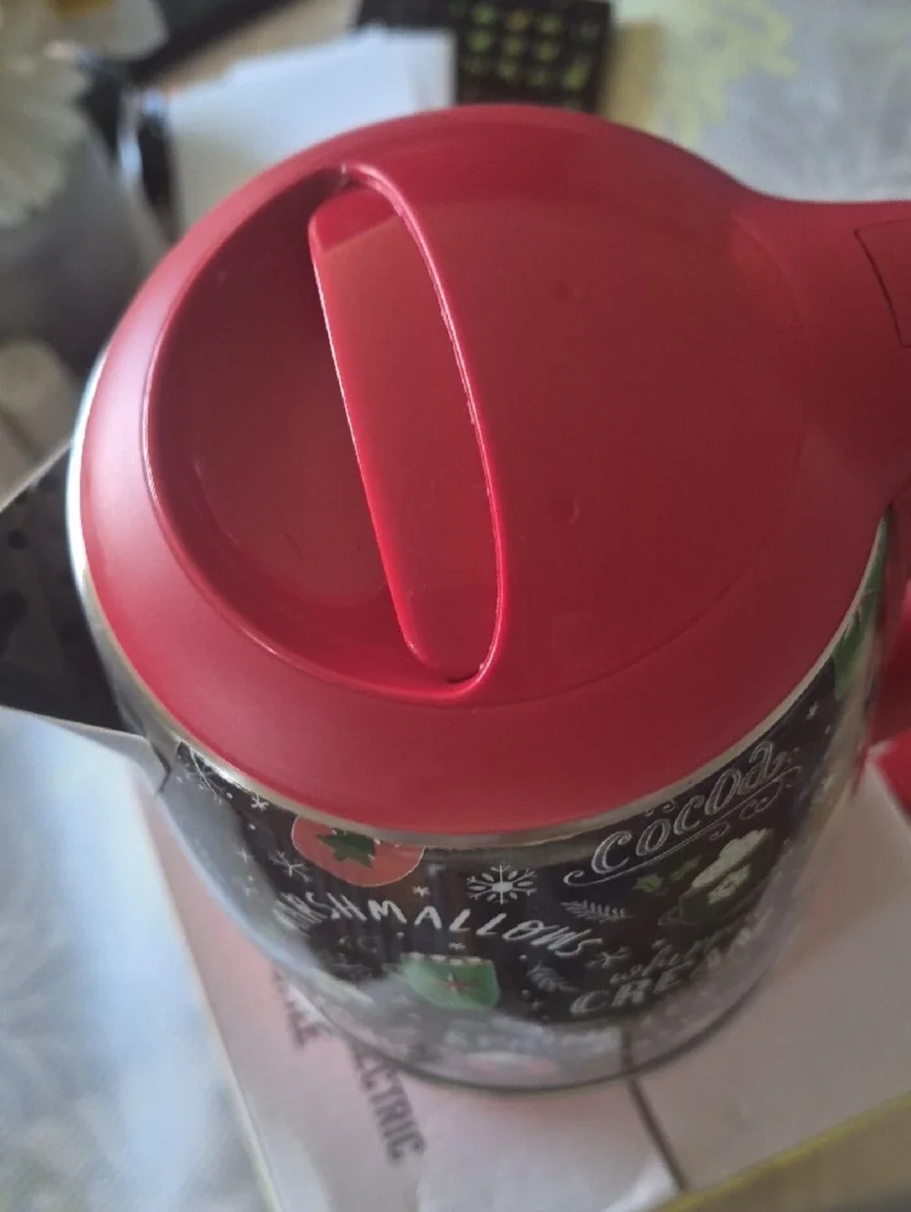 bella Red & Green Holiday-Themed Electric Kettle